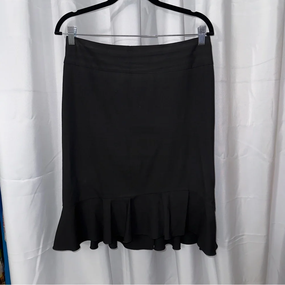 Elegant Black Ruffle Hem Skirt